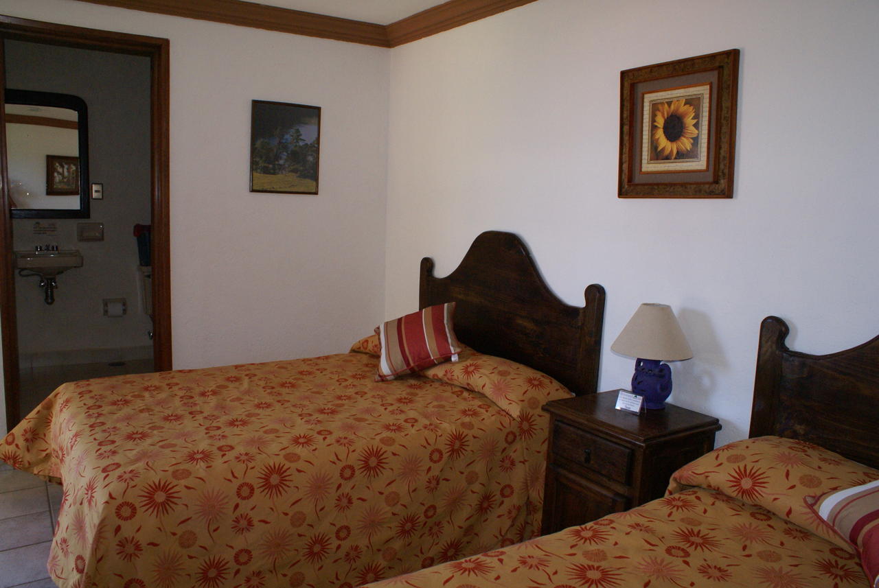 Hotel Los Sauces Виля дел Карбон Стая снимка
